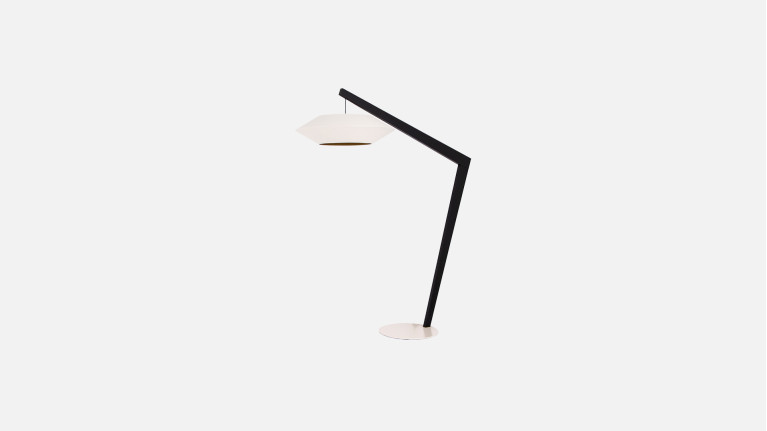 Lampadaire design aux lignes futuristes géométriques Ovni