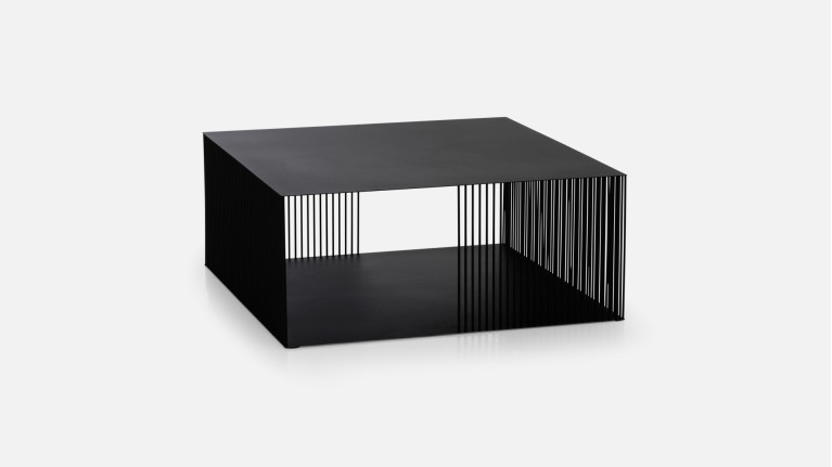 Table basse en acier, design graphique, lignes épurées, Veil