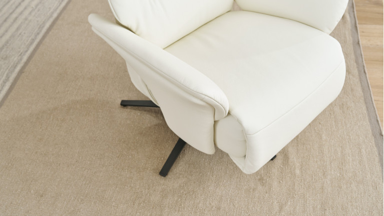 Fauteuil relaxation pivotant électrique Himolla ADELE