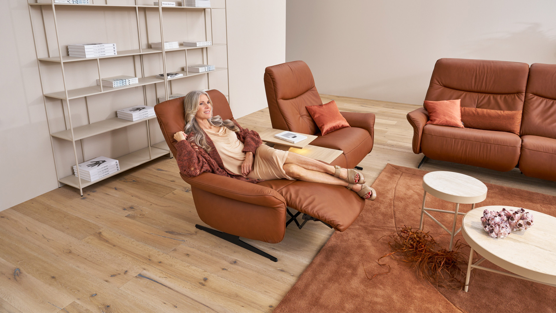 Canapé relaxation électrique dos au mur Himolla CARLA
