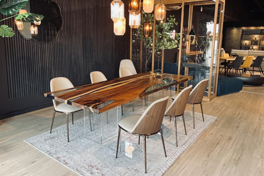 Une sélection de table fixe ou extensible, en bois, laque ou céramique à découvrir à Metz