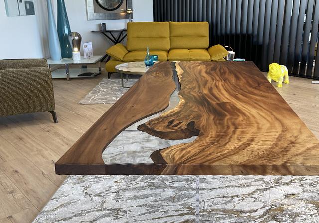Table UNIQUE en bois numérotée, chaises design  pour votre salon ou salle à manger à St Dizier