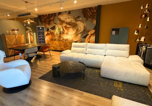 Salon design en bois dans votre magasin de meubles et tables de repas à Angoulins (La Rochelle)