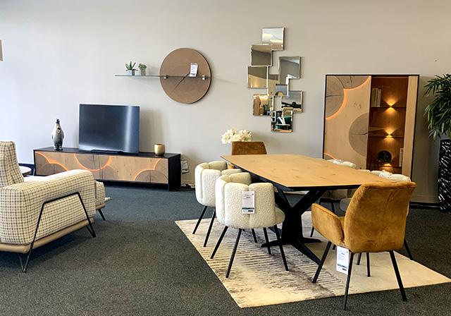 Salon et salle à manger robuste en bois haut de gamme dans votre magasin à La Mézière près de Rennes
